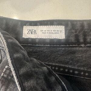 Zara Black Jeans with Sleek Design